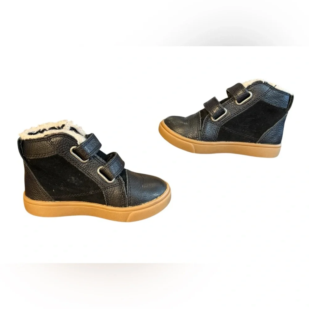 UGG Rennon 2 Trainer’s Children’s Size 7